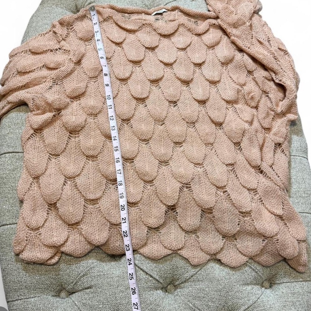 Lightweight Fish Scale Sweater‎ - Picture 15 of 15